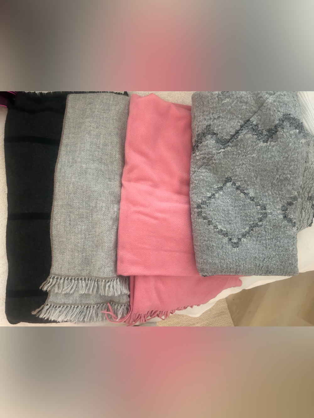 Set of 4 blanket/scarves